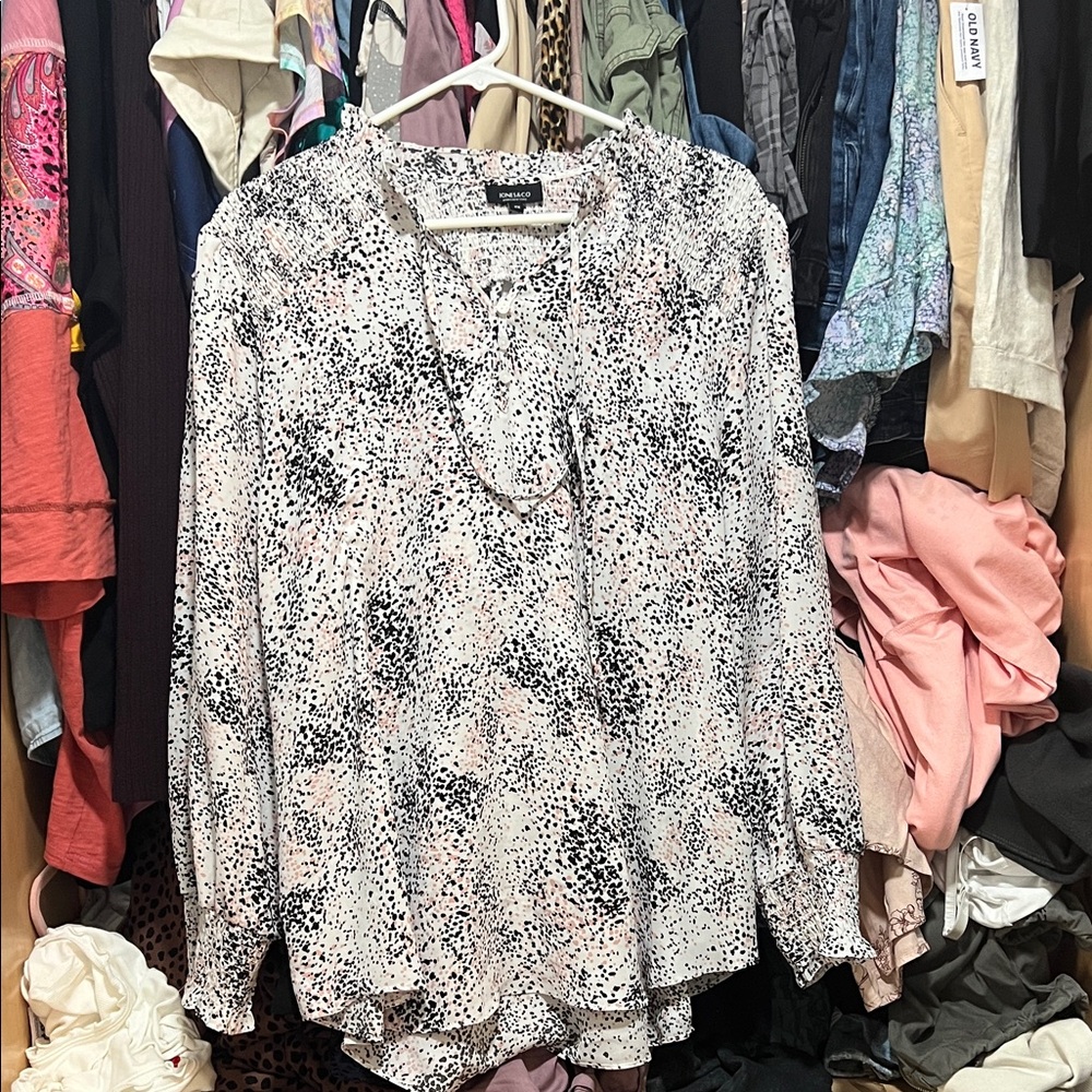 Jones New York Black and White Patterned Blouse